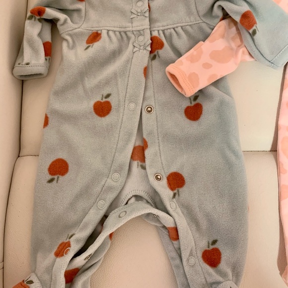 Carter’s Premie sleepers - Picture 2 of 5